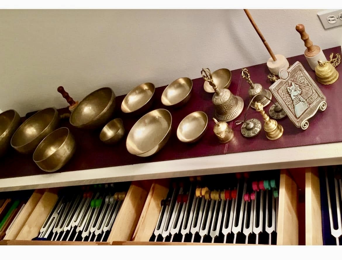 Sound healing practice during Acutonics certification